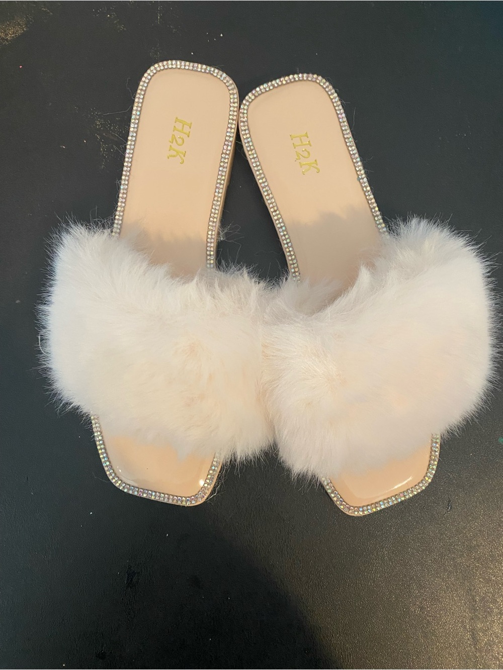 H2K Faux Fur Rhinestone Slides - Cream/White Sz 7